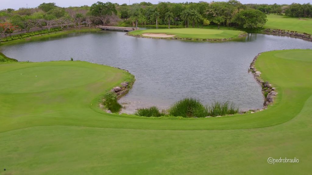 guavaberrygolf_countryclub