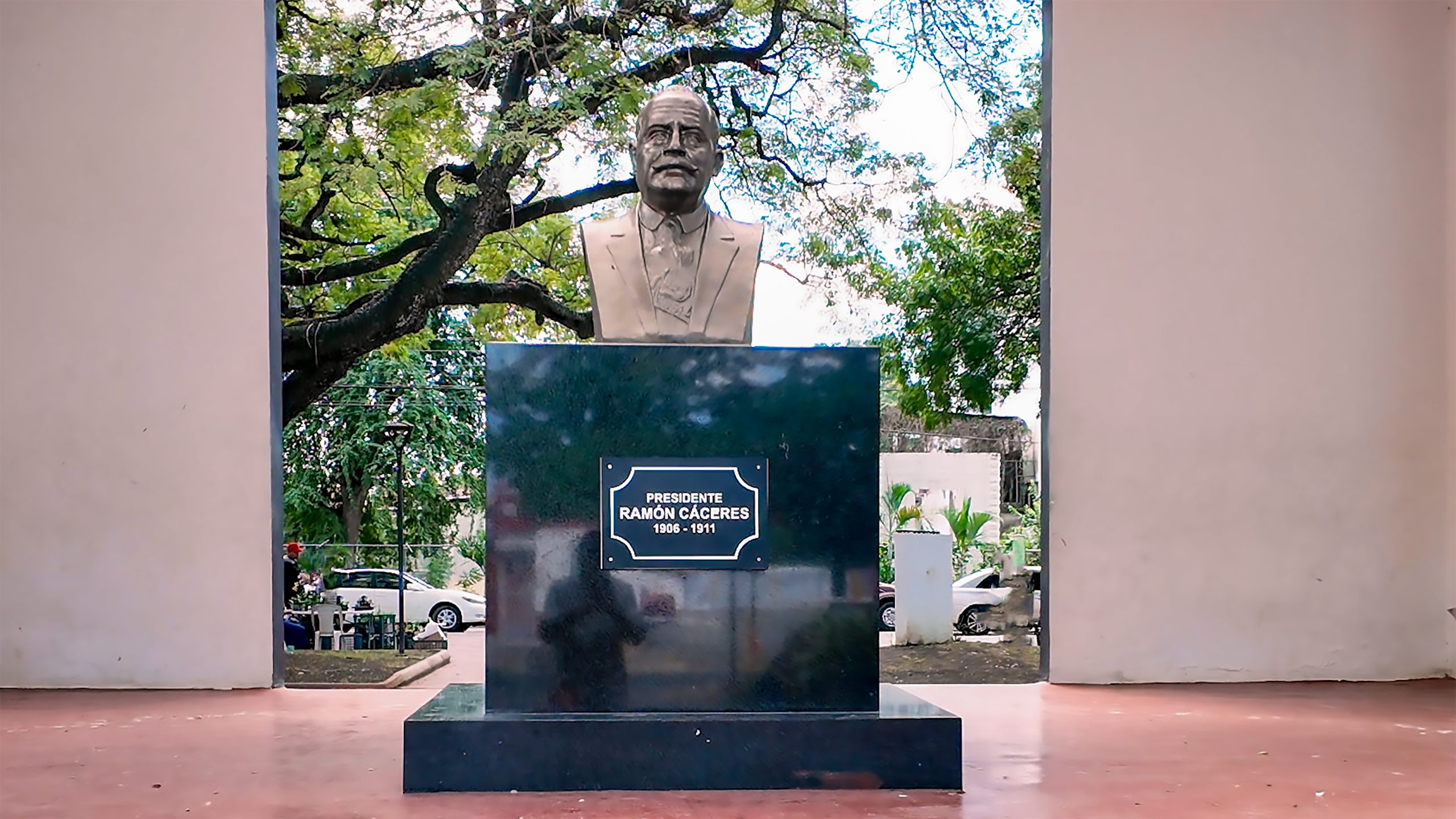 Sequence 01.00_03_36_12.Still004